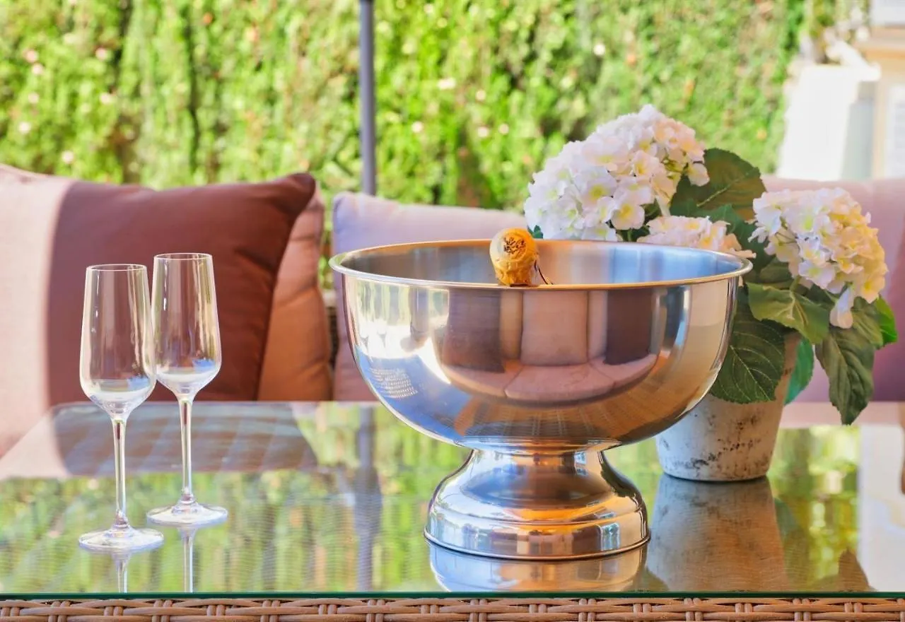 Fabulous Apartment In Elviria Hills Marbella